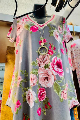 SHORT SLEEVE FLORAL TOP