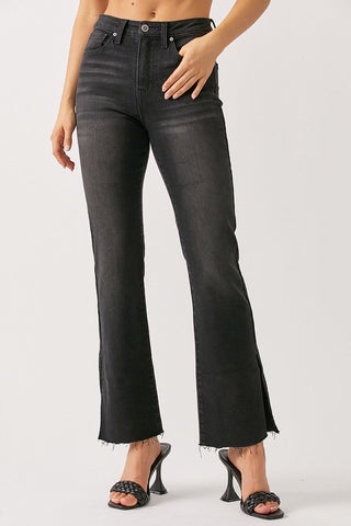 MID RISE STRAIGHT LEG JEANS W SIDE SLIT